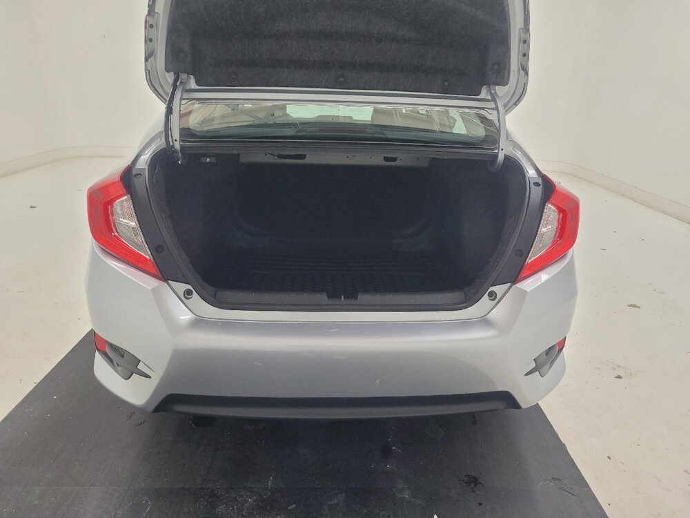 2018 Honda Civic in St. Louis, MO 63136 - 18143139 29
