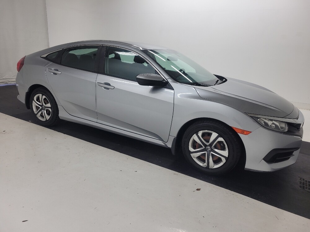 2018 Honda Civic in St. Louis, MO 63136 - 18143139 11