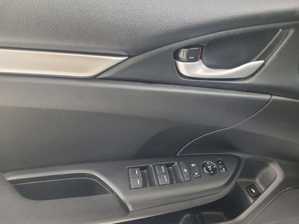 2018 Honda Civic in St. Louis, MO 63136 - 18143139 27
