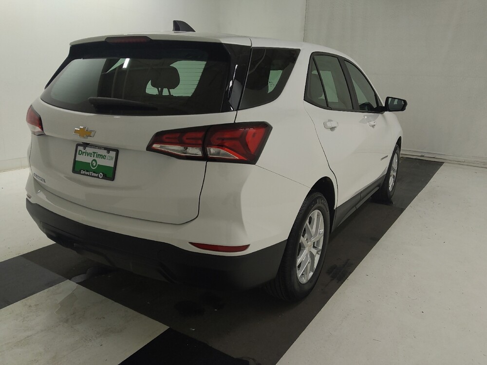 2024 Chevrolet Equinox in Wichita, KS 67207 - 18143144 9