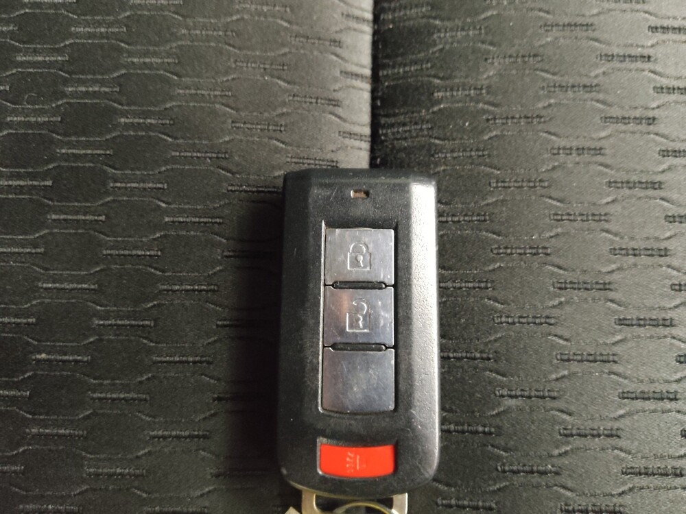 2015 Mitsubishi Outlander in Des Moines, IA 50310 - 18143147 32