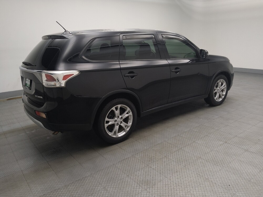 2015 Mitsubishi Outlander in Des Moines, IA 50310 - 18143147 10