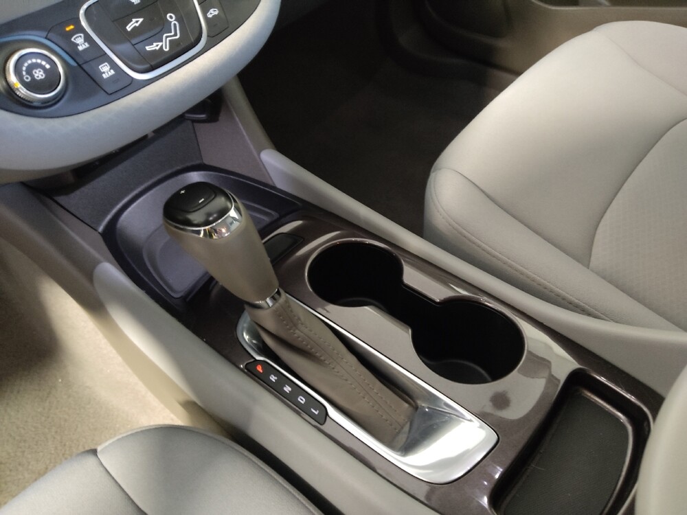 2020 Chevrolet Malibu in Midlothian, IL 60445 - 18143150 26