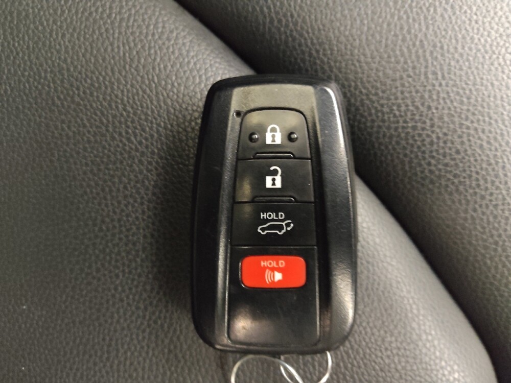2021 Toyota Highlander in Lombard, IL 60148 - 18143151 32