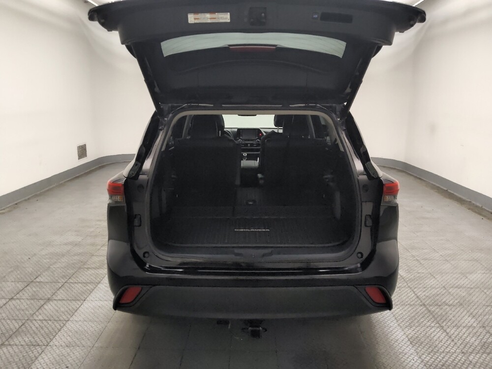2021 Toyota Highlander in Lombard, IL 60148 - 18143151 29