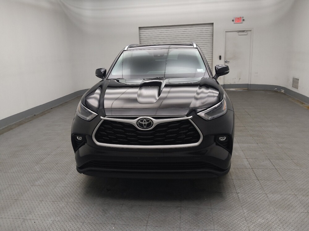 2021 Toyota Highlander in Lombard, IL 60148 - 18143151 15
