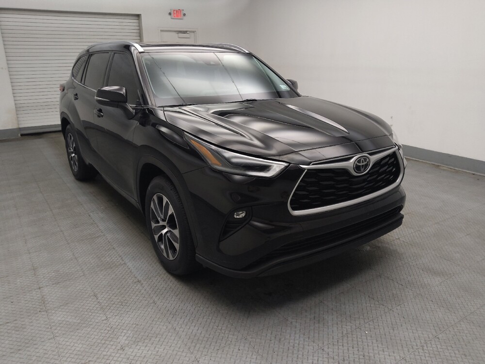 2021 Toyota Highlander in Lombard, IL 60148 - 18143151 13
