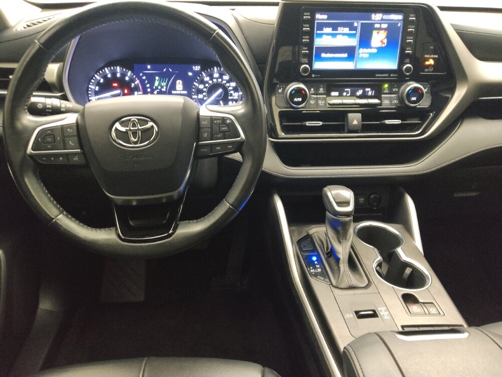 2021 Toyota Highlander in Lombard, IL 60148 - 18143151 22