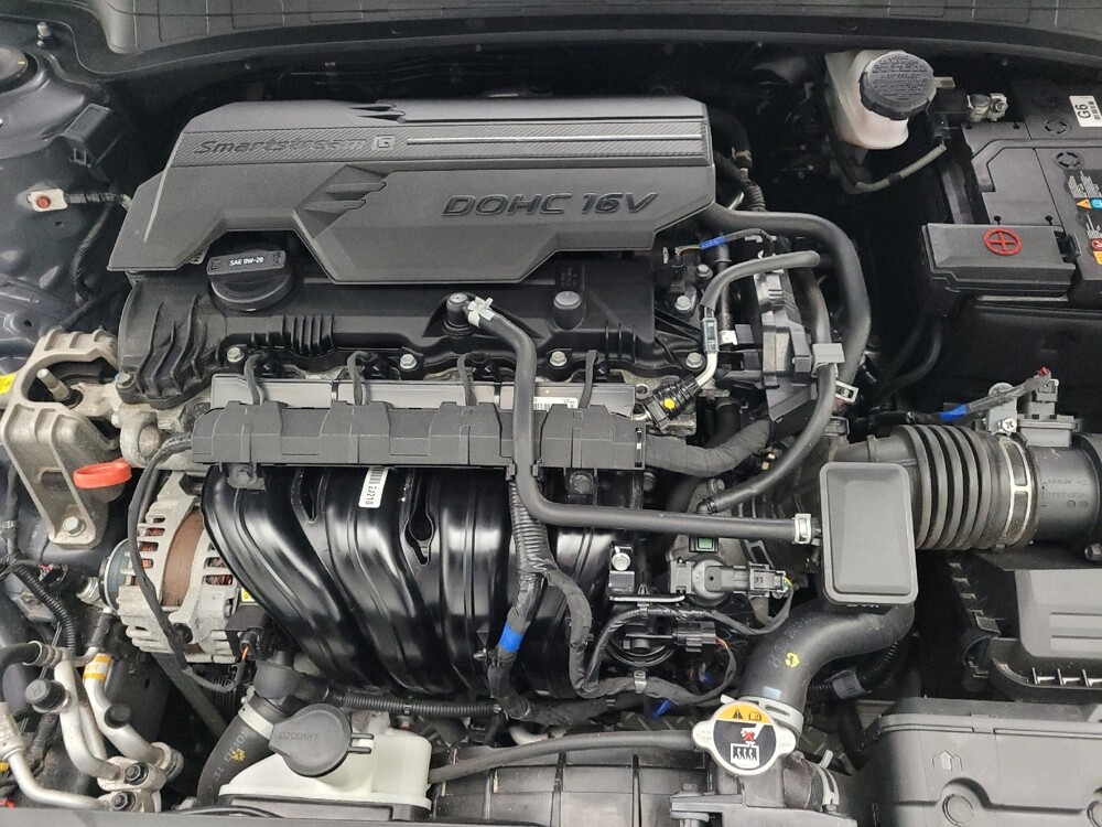 2024 Hyundai Elantra in Grand Rapids, MI 49508 - 18143152 30