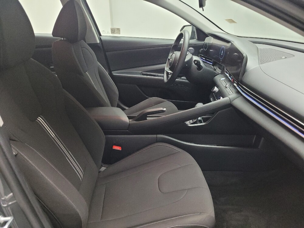 2024 Hyundai Elantra in Grand Rapids, MI 49508 - 18143152 21