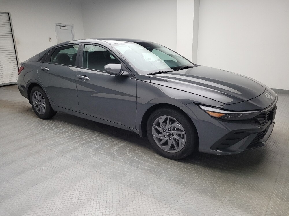 2024 Hyundai Elantra in Grand Rapids, MI 49508 - 18143152 11