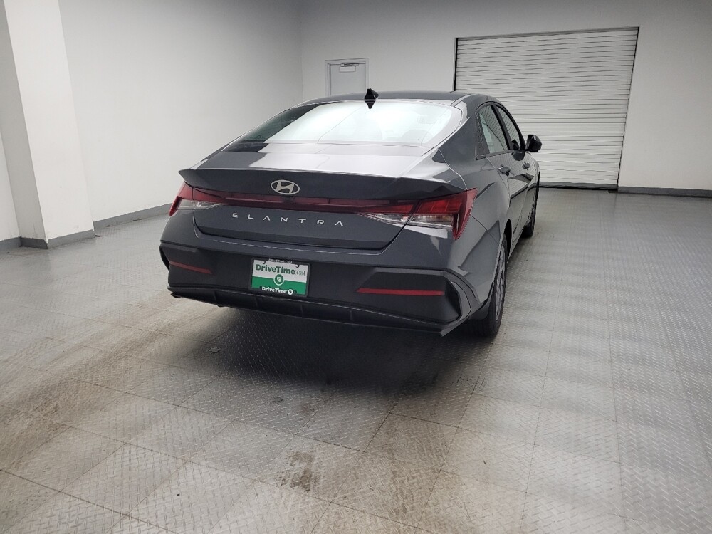 2024 Hyundai Elantra in Grand Rapids, MI 49508 - 18143152 7