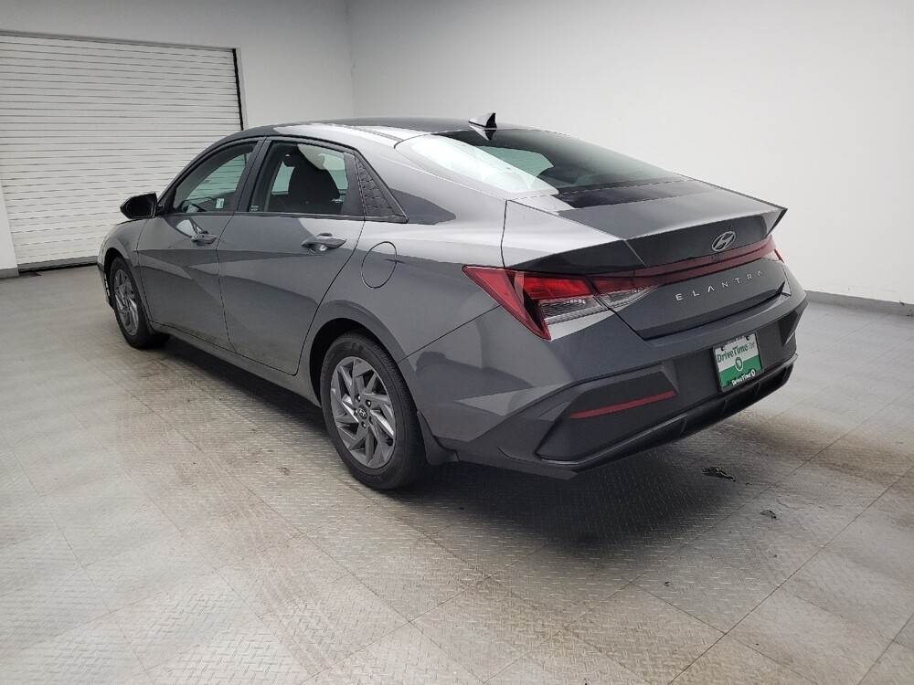2024 Hyundai Elantra in Grand Rapids, MI 49508 - 18143152 5