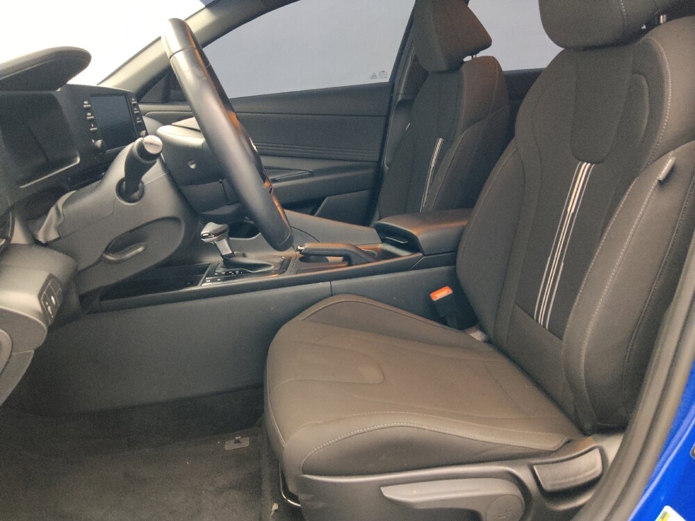 2025 Hyundai Elantra in Savannah, GA 31419 - 18143156 17