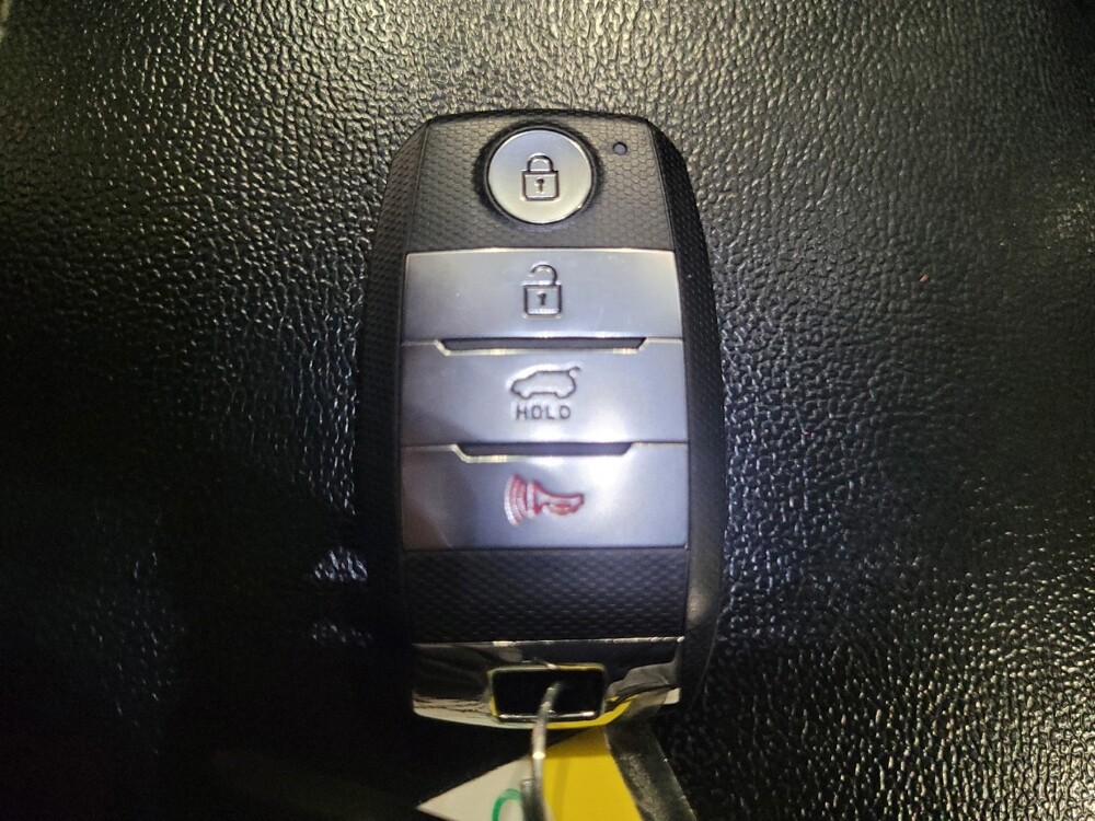 2016 Kia Sorento in Glen Burnie, MD 21061 - 18143161 32