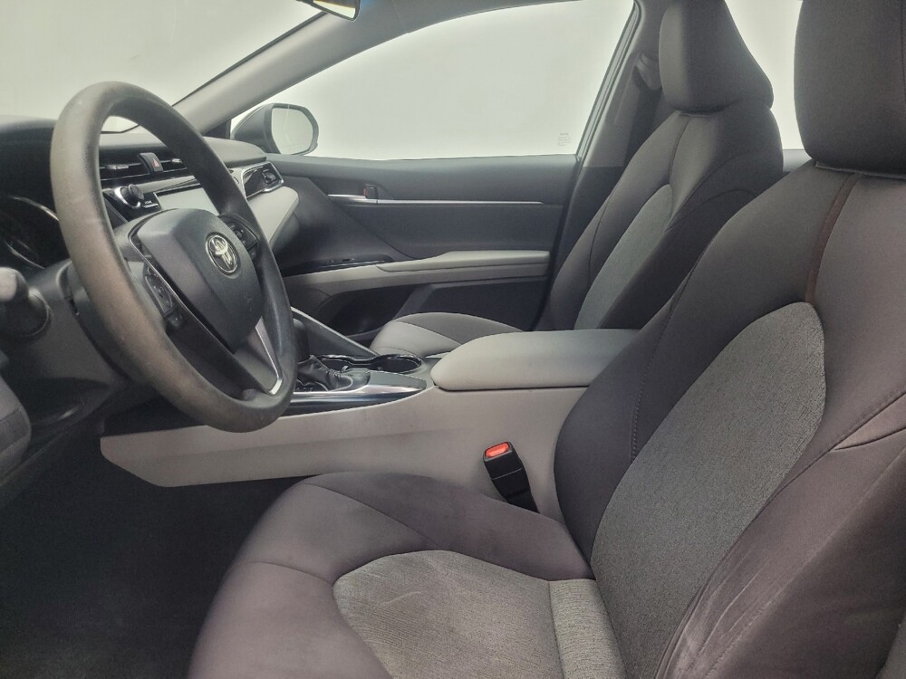 2018 Toyota Camry in Mishawaka, IN 46545 - 18143162 17