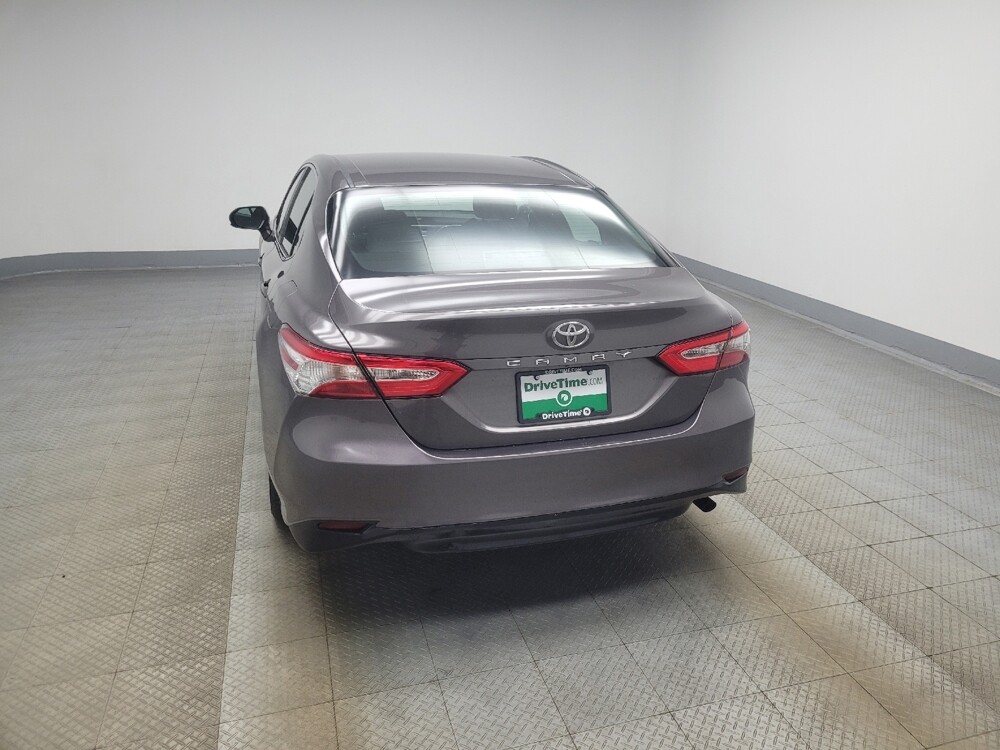 2018 Toyota Camry in Mishawaka, IN 46545 - 18143162 6