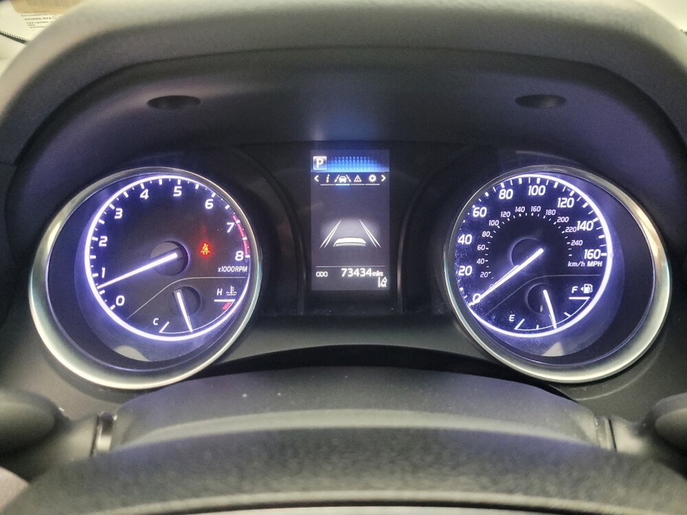2018 Toyota Camry in Mishawaka, IN 46545 - 18143162 23
