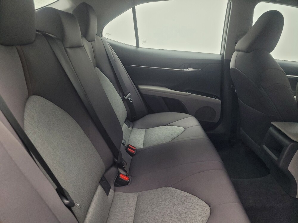 2018 Toyota Camry in Mishawaka, IN 46545 - 18143162 19