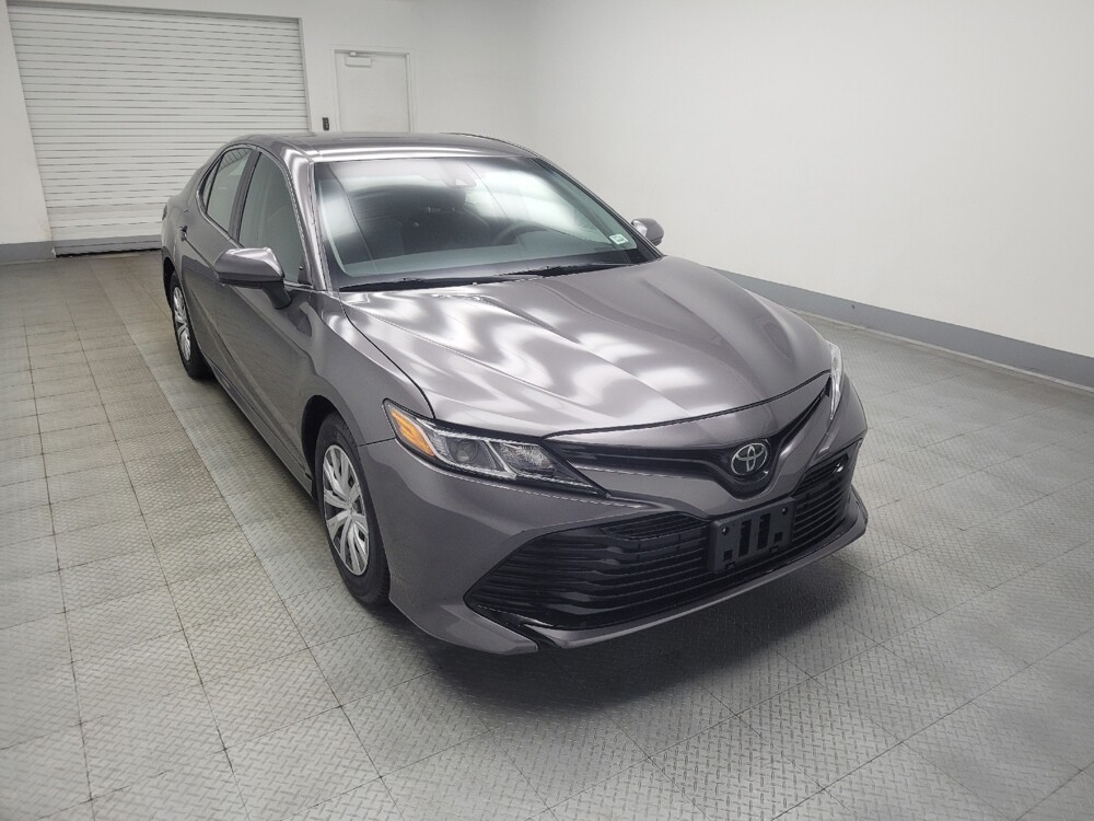2018 Toyota Camry in Mishawaka, IN 46545 - 18143162 13