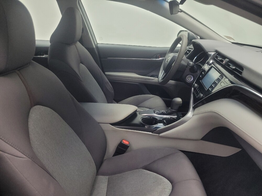 2018 Toyota Camry in Mishawaka, IN 46545 - 18143162 21