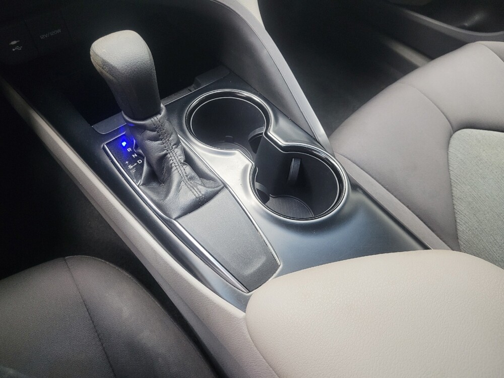 2018 Toyota Camry in Mishawaka, IN 46545 - 18143162 26