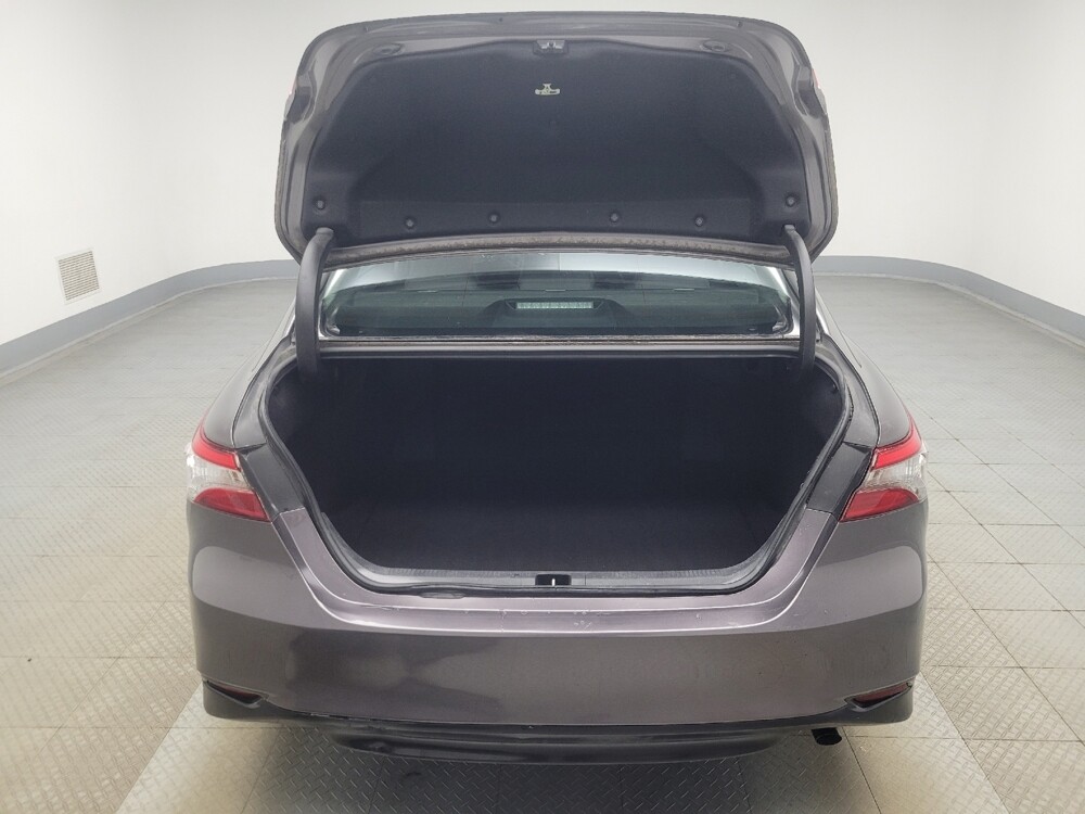 2018 Toyota Camry in Mishawaka, IN 46545 - 18143162 29