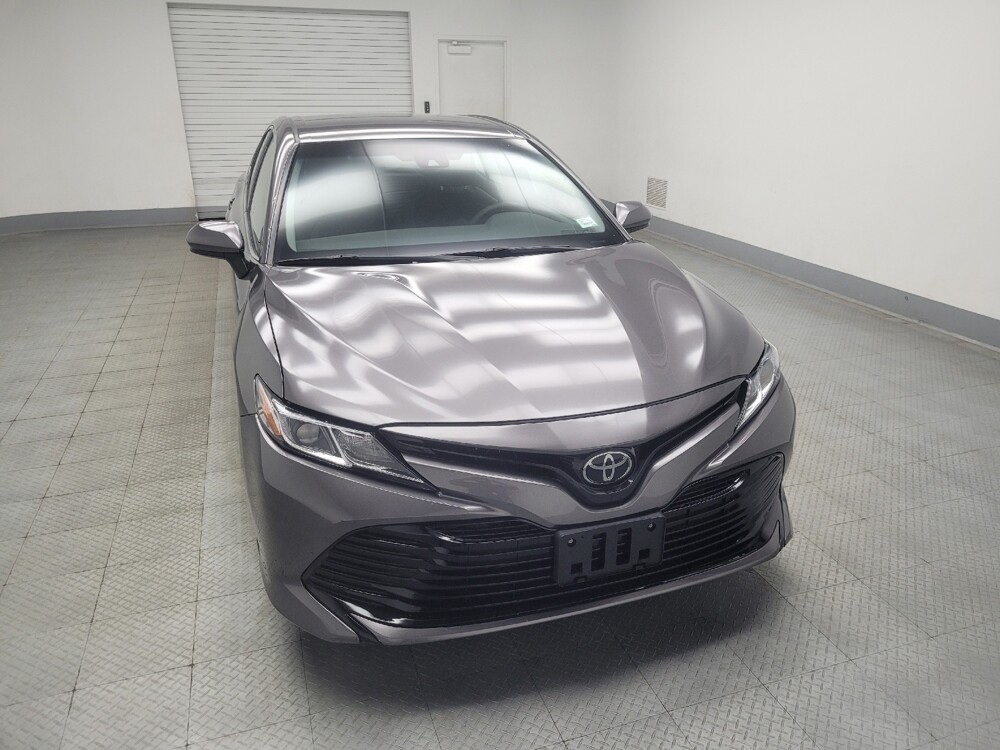 2018 Toyota Camry in Mishawaka, IN 46545 - 18143162 14
