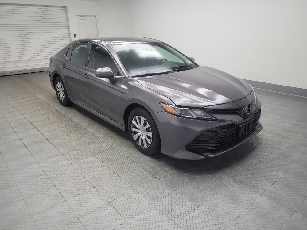 2018 Toyota Camry in Mishawaka, IN 46545 - 18143162 11