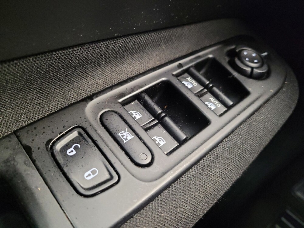 2020 Jeep Renegade in Louisville, KY 40258 - 18143171 27