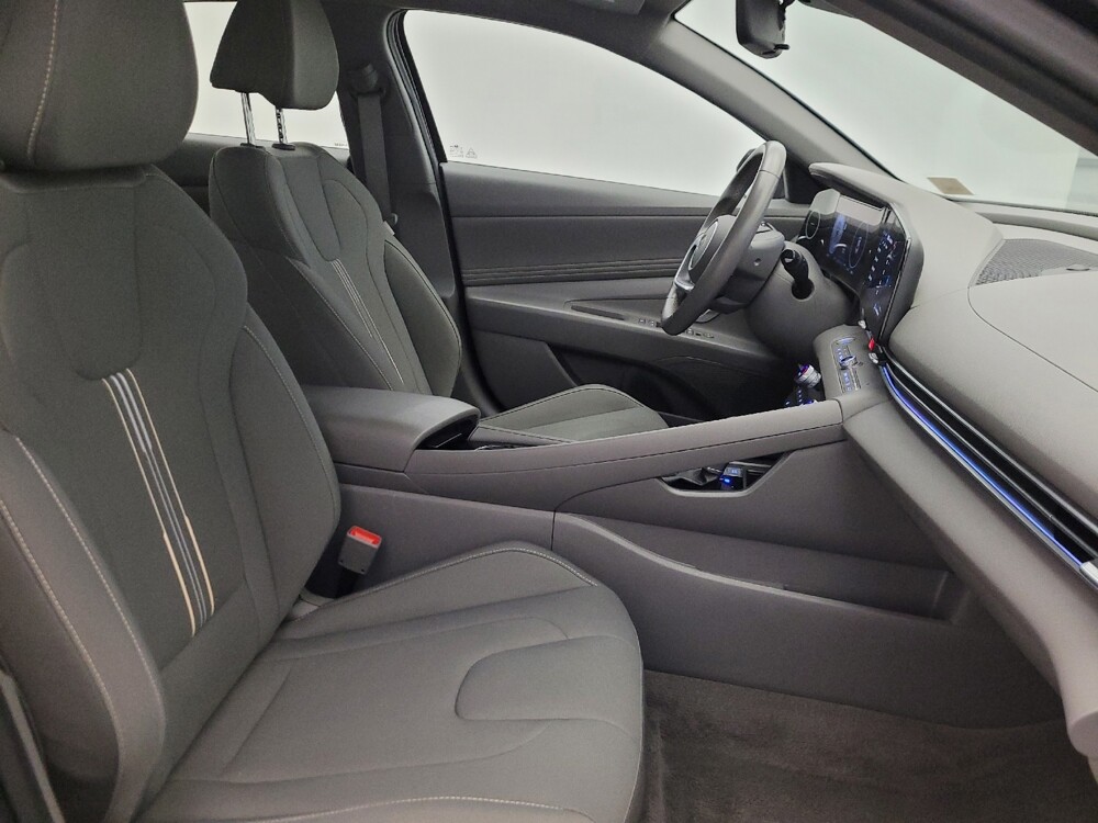2025 Hyundai Elantra in Glendale, AZ 85301 - 18143172 21