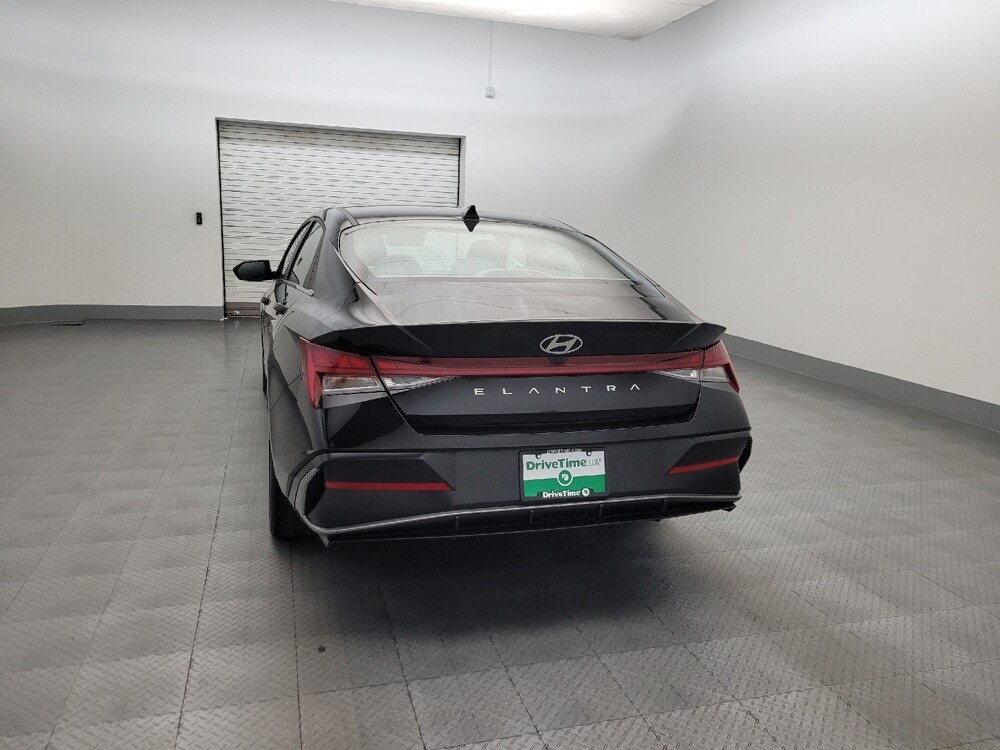 2025 Hyundai Elantra in Glendale, AZ 85301 - 18143172 6