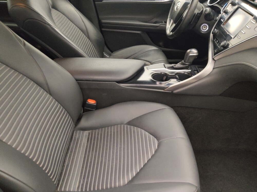2018 Toyota Camry in Tampa, FL 33619 - 18143174 21