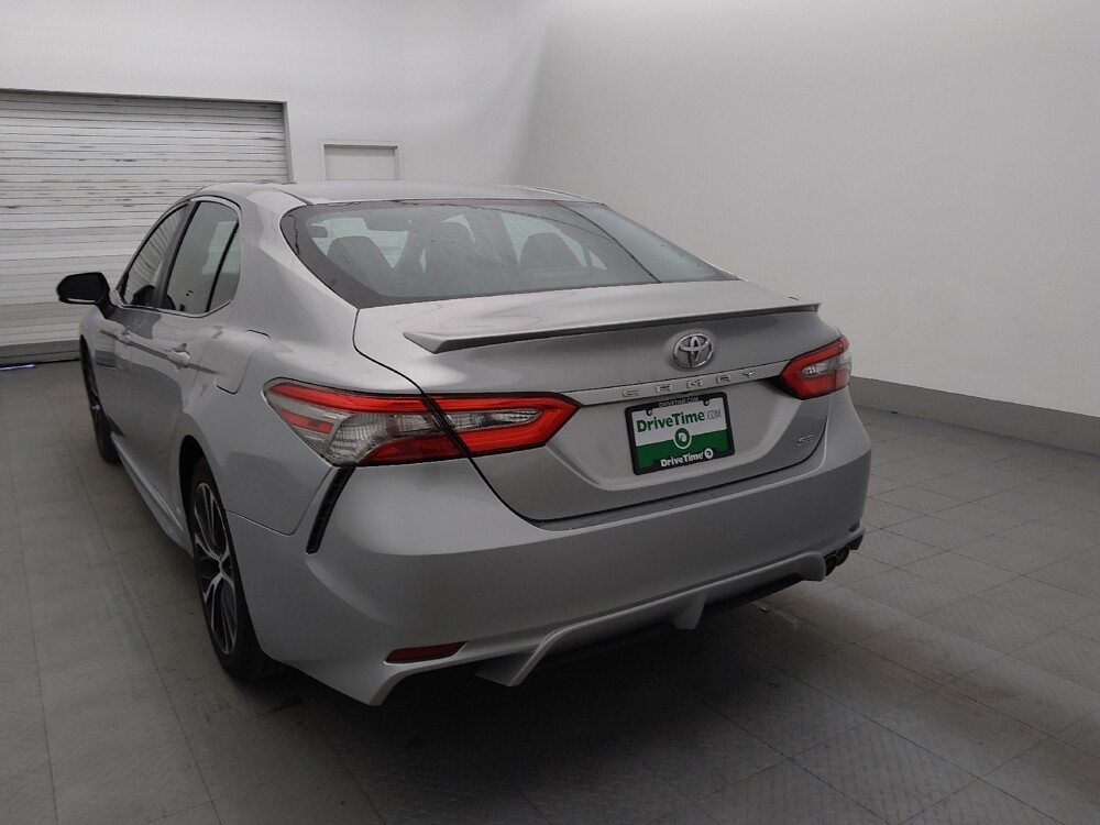 2018 Toyota Camry in Tampa, FL 33619 - 18143174 5