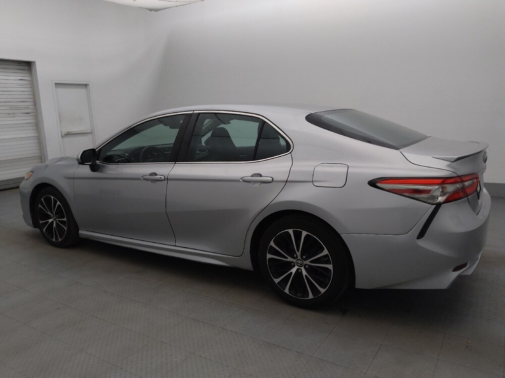 2018 Toyota Camry in Tampa, FL 33619 - 18143174 3