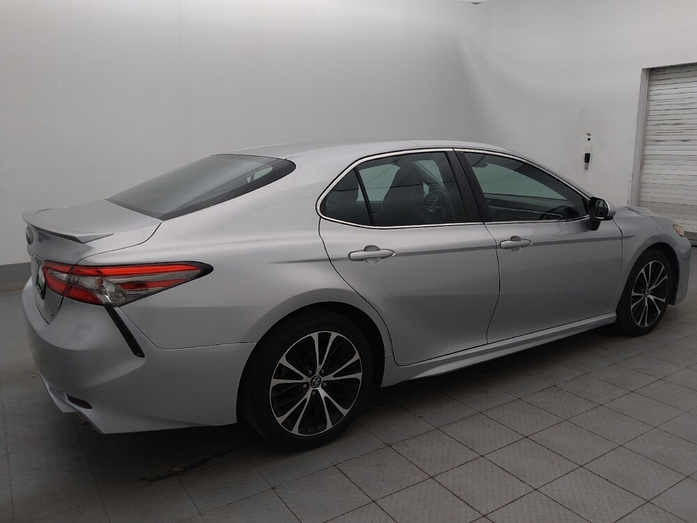 2018 Toyota Camry in Tampa, FL 33619 - 18143174 10