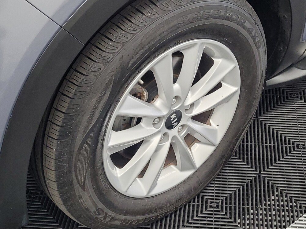 2020 Kia Sorento in Houston, TX 77034 - 18143227 31