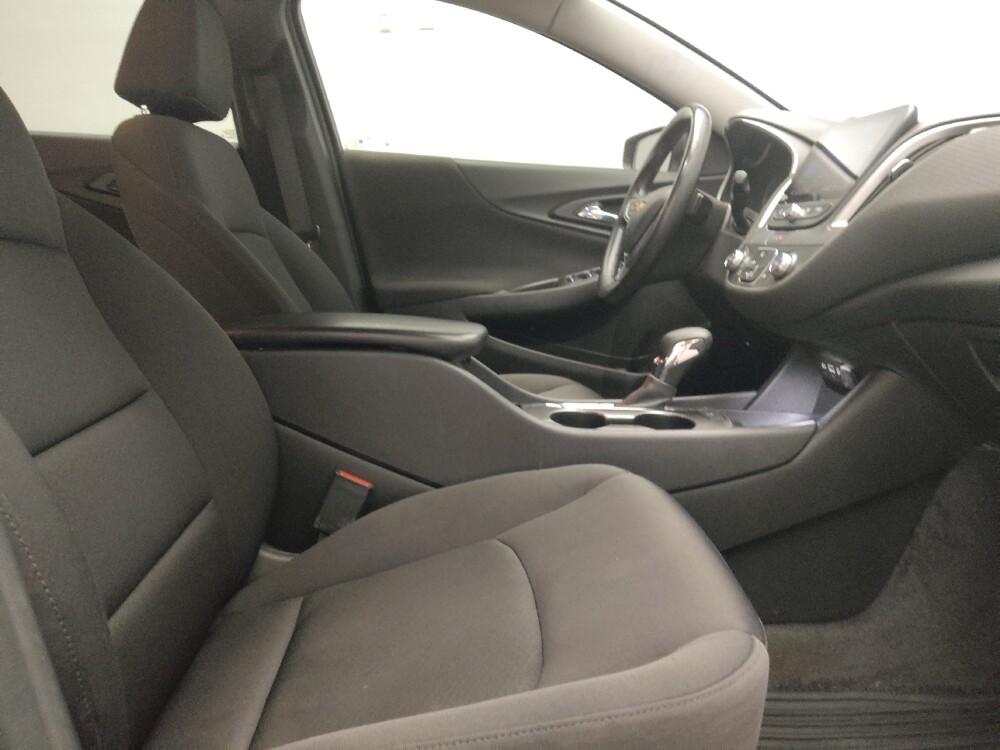 2022 Chevrolet Malibu in Lewisville, TX 75067 - 18143235 21