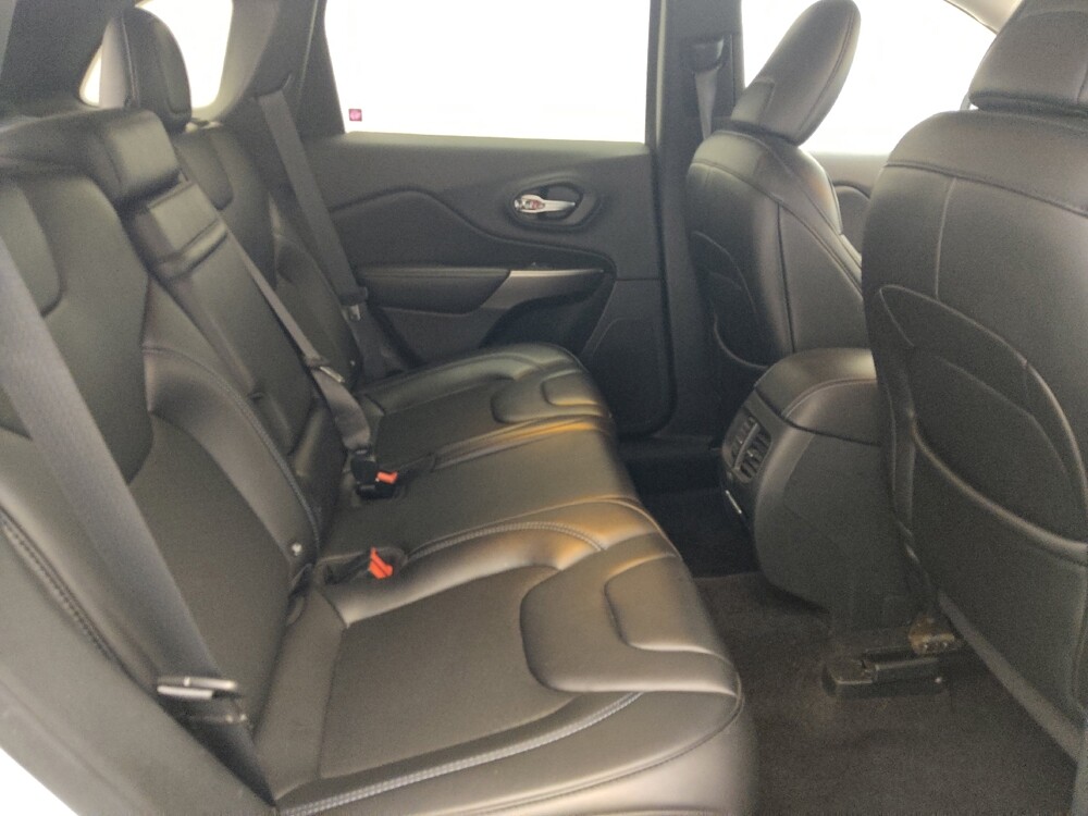 2019 Jeep Cherokee in Savannah, GA 31419 - 18143240 19
