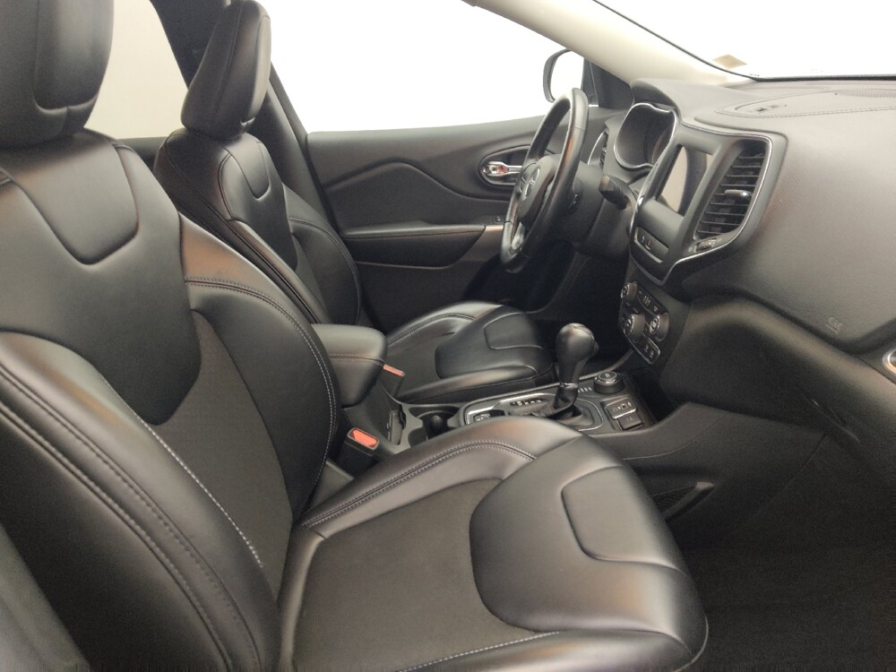2019 Jeep Cherokee in Savannah, GA 31419 - 18143240 21