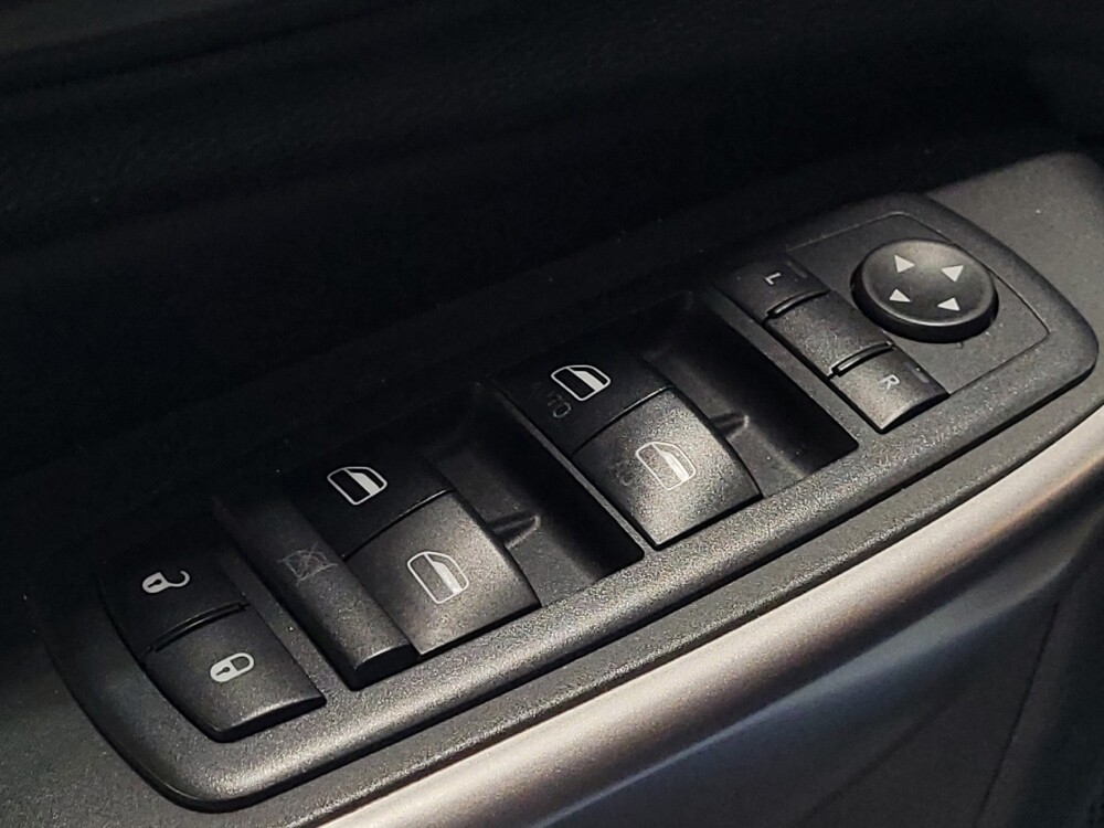 2019 Jeep Cherokee in Savannah, GA 31419 - 18143240 27