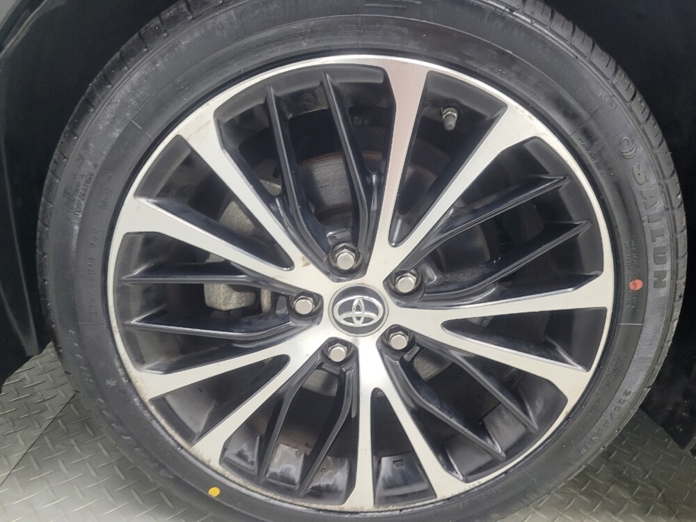 2019 Toyota Camry in Indianapolis, IN 46219 - 18143243 31