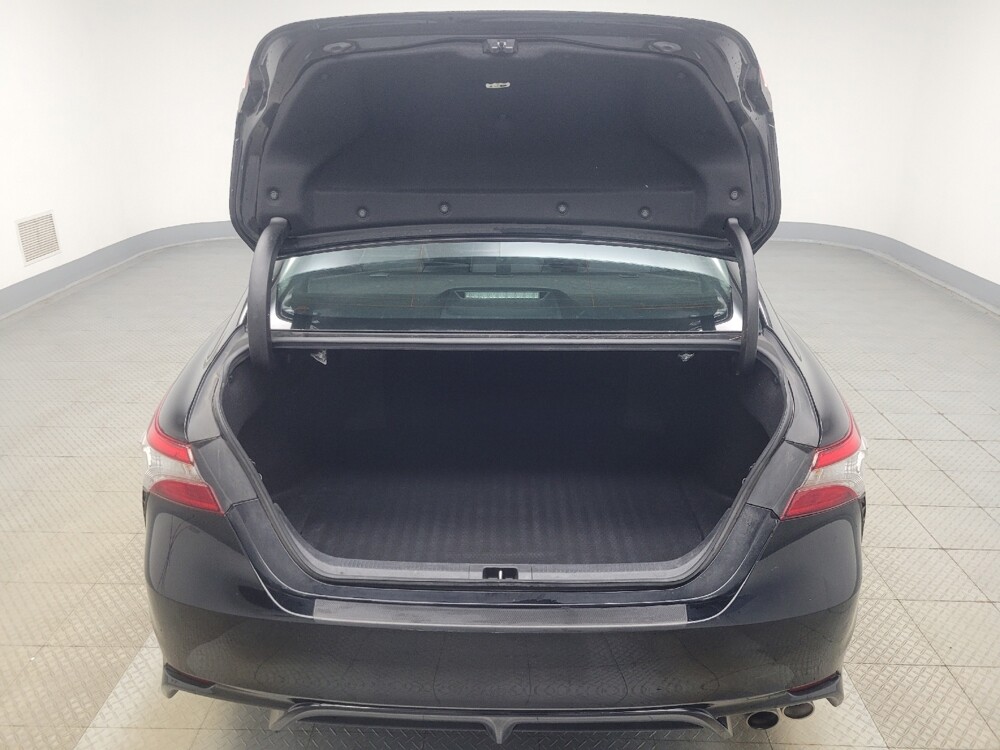 2019 Toyota Camry in Indianapolis, IN 46219 - 18143243 29