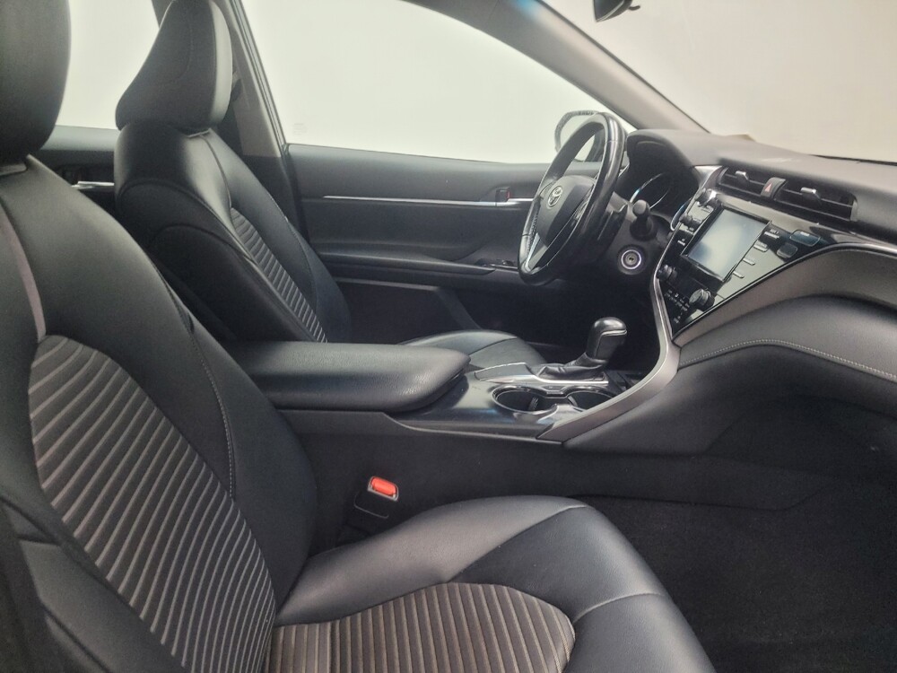 2019 Toyota Camry in Indianapolis, IN 46219 - 18143243 21
