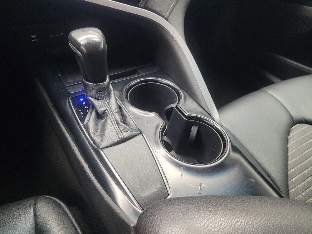 2019 Toyota Camry in Indianapolis, IN 46219 - 18143243 26