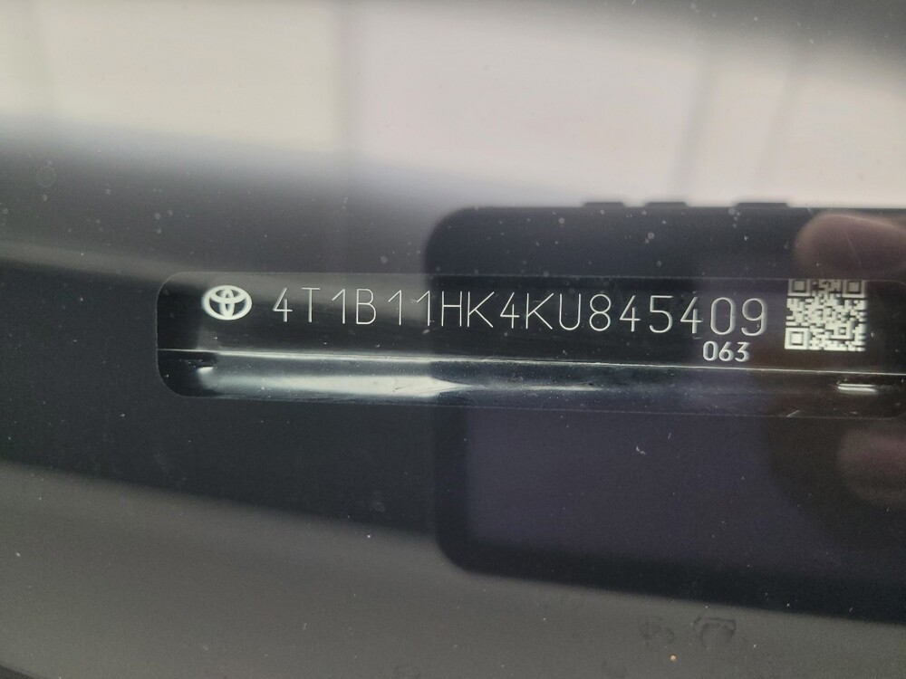 2019 Toyota Camry in Indianapolis, IN 46219 - 18143243 33