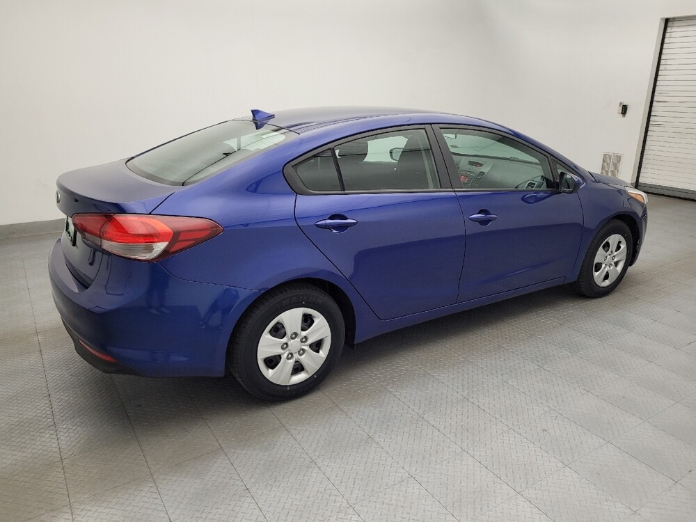 2017 Kia Forte in Raleigh, NC 27604 - 18143273 10