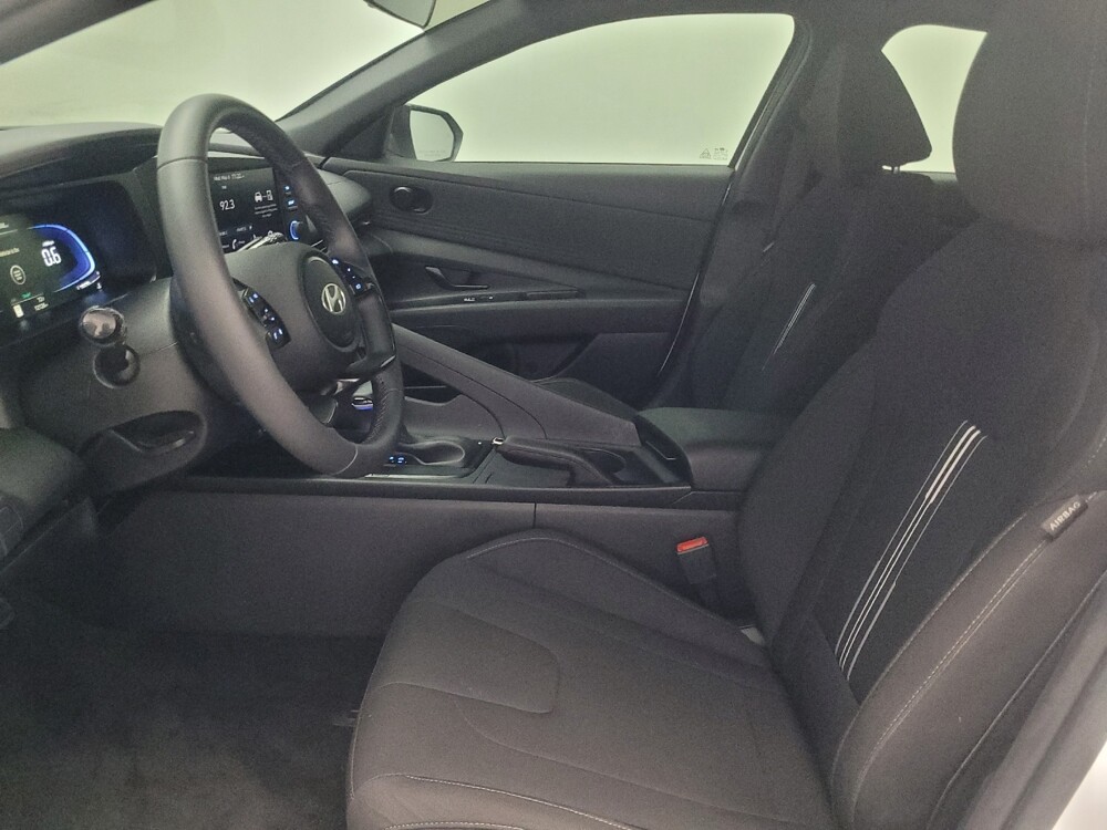 2025 Hyundai Elantra in Duluth, GA 30096 - 18143297 17