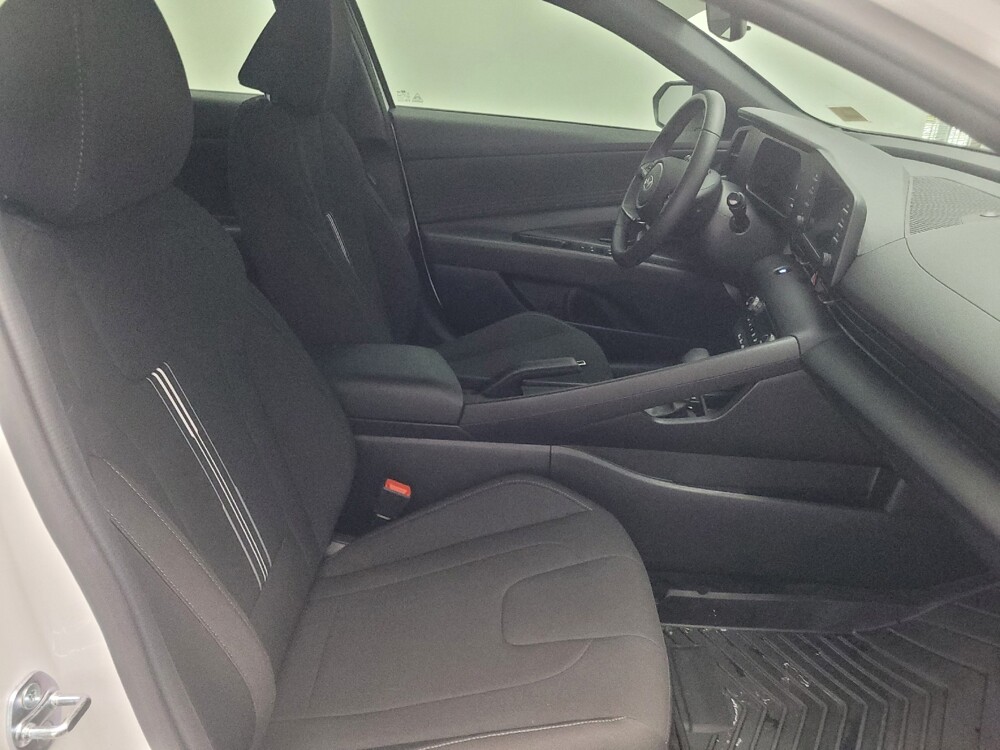 2025 Hyundai Elantra in Duluth, GA 30096 - 18143297 21