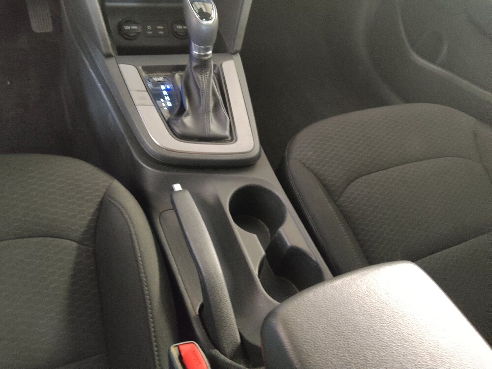 2020 Hyundai Elantra in Morrow, GA 30260 - 18143299 26
